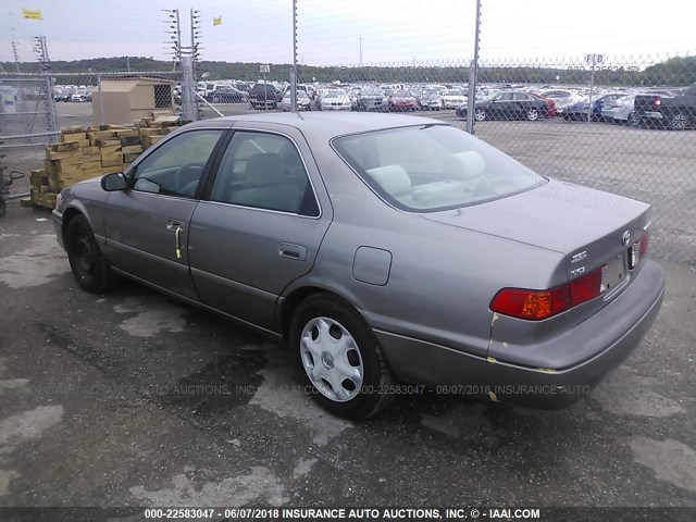 4T1BG22K11U051009 - 2001 TOYOTA CAMRY CE/LE/XLE GRAY photo 3