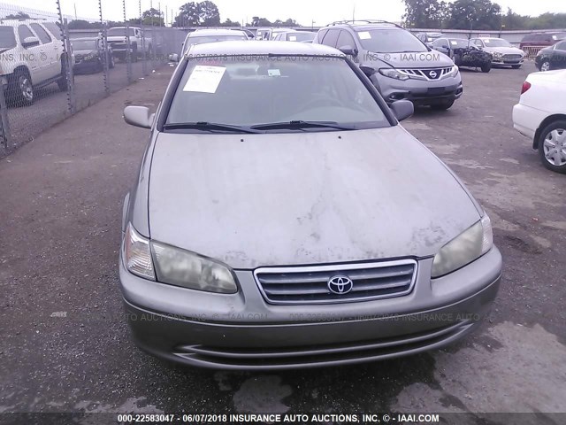 4T1BG22K11U051009 - 2001 TOYOTA CAMRY CE/LE/XLE GRAY photo 6