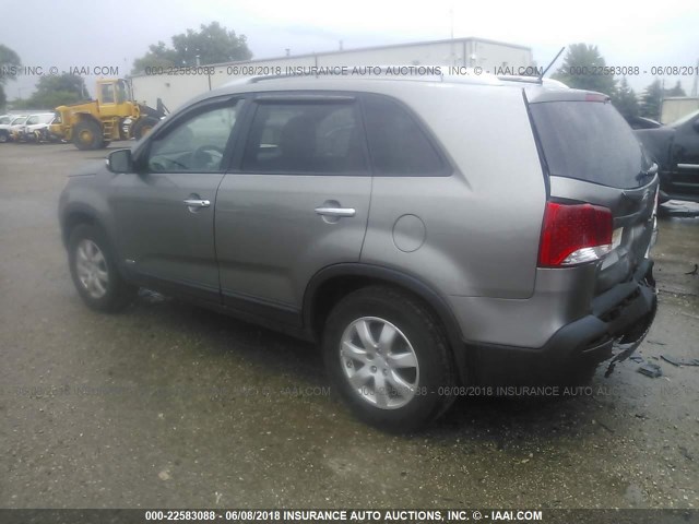 5XYKTDA18BG179741 - 2011 KIA SORENTO LX GRAY photo 3