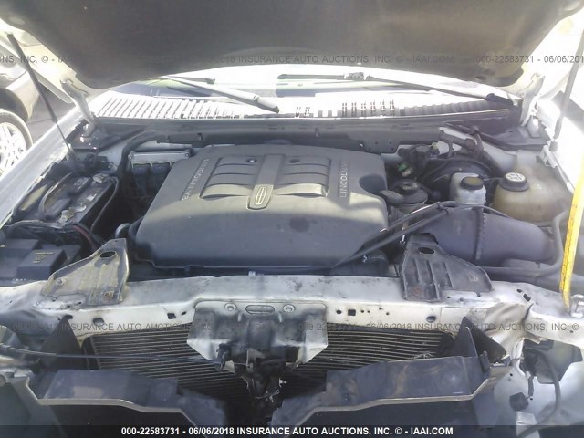 5LMFU28R64LJ14403 - 2004 LINCOLN NAVIGATOR თეთრი ფოტო 10