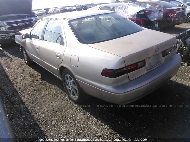 4T1BF22K4WU062905 - 1998 TOYOTA CAMRY CE/LE/XLE 金色 照片 3
