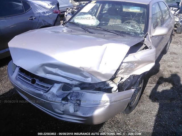 4T1BF22K4WU062905 - 1998 TOYOTA CAMRY CE/LE/XLE 金色 照片 6