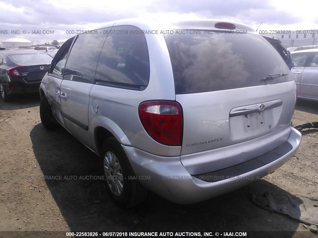 1C4GP45RX5B437850 - 2005 CHRYSLER TOWN & COUNTRY  SILVER photo 3