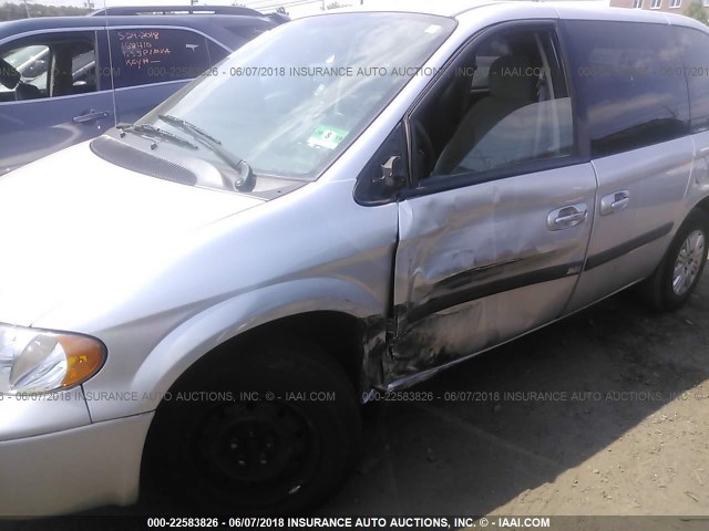 1C4GP45RX5B437850 - 2005 CHRYSLER TOWN & COUNTRY  SILVER photo 6