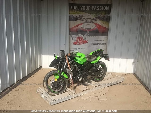 JKAEXEK17JDA12142 - 2018 KAWASAKI EX650 F GREEN photo 2