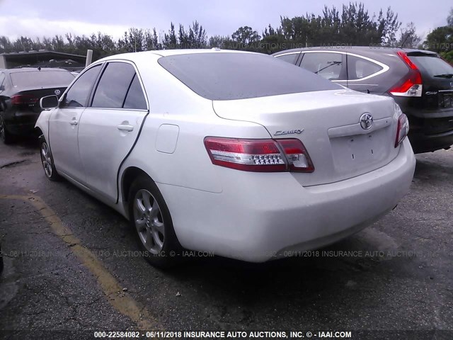 4T1BF3EK7BU695183 - 2011 TOYOTA CAMRY SE/LE/XLE თეთრი ფოტო 3