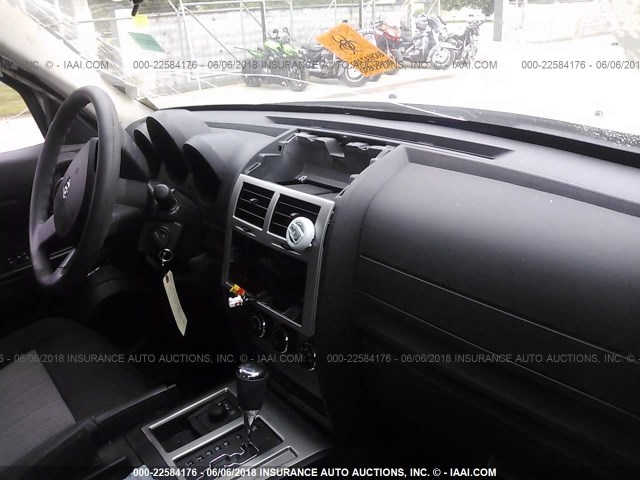 1D4PU2GK5AW105673 - 2010 DODGE NITRO SE WHITE photo 5