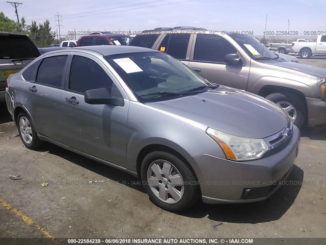 1FAHP34N78W294923 - 2008 FORD FOCUS S/SE GRAY photo 1