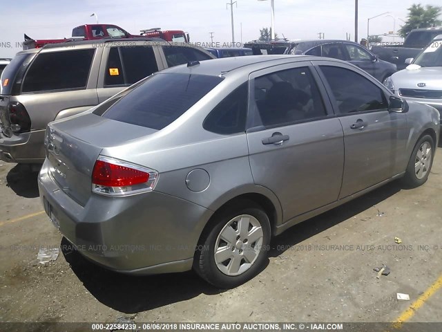 1FAHP34N78W294923 - 2008 FORD FOCUS S/SE GRAY photo 4