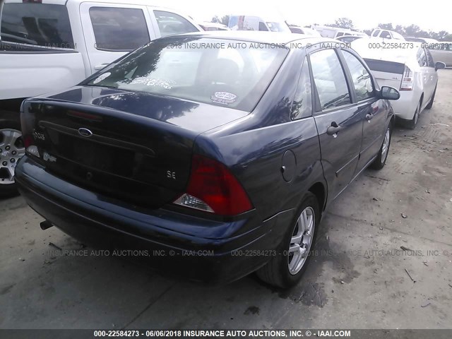 1FAFP34P32W183799 - 2002 FORD FOCUS SE/SE COMFORT BLUE photo 4