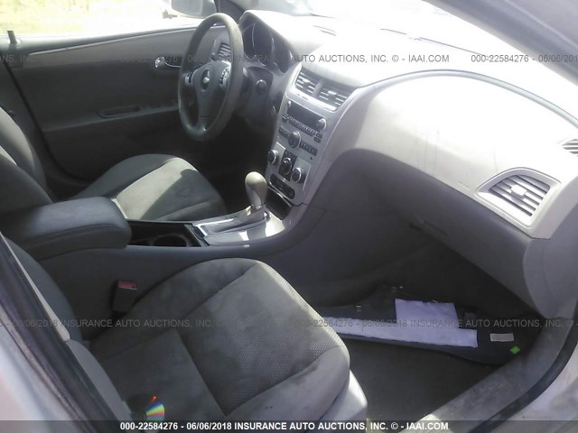 1G1ZC5E0XAF178624 - 2010 CHEVROLET MALIBU 1LT 银色 照片 5