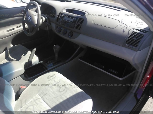 JTDBE32K020091364 - 2002 TOYOTA CAMRY LE/XLE/SE წითელი ფოტო 5