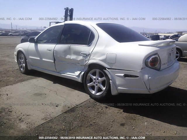 JN1DA31A03T416837 - 2003 NISSAN MAXIMA GLE/SE WHITE photo 3