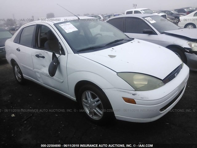 1FAFP38Z04W167946 - 2004 FORD FOCUS ZTS WHITE photo 1