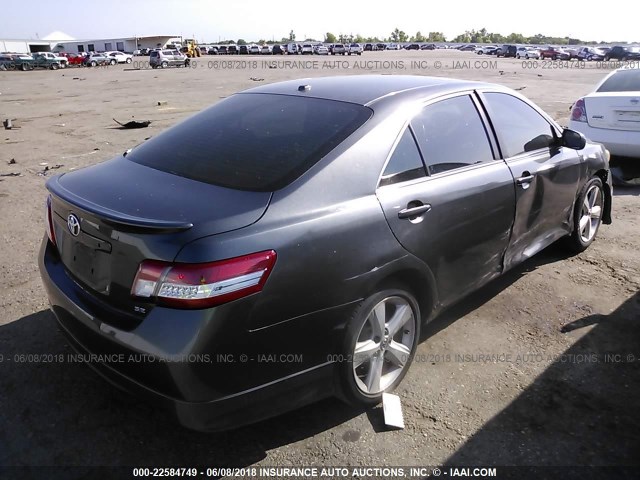 4T1BF3EK3BU156625 - 2011 TOYOTA CAMRY SE/LE/XLE GRAY photo 4