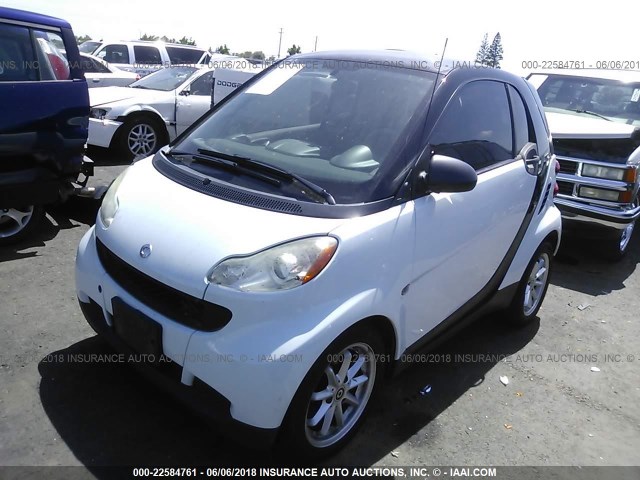 WMEEJ3BAXAK357820 - 2010 SMART FORTWO PURE/PASSION WHITE photo 2