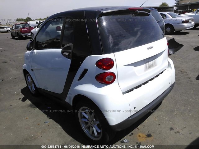 WMEEJ3BAXAK357820 - 2010 SMART FORTWO PURE/PASSION WHITE photo 3