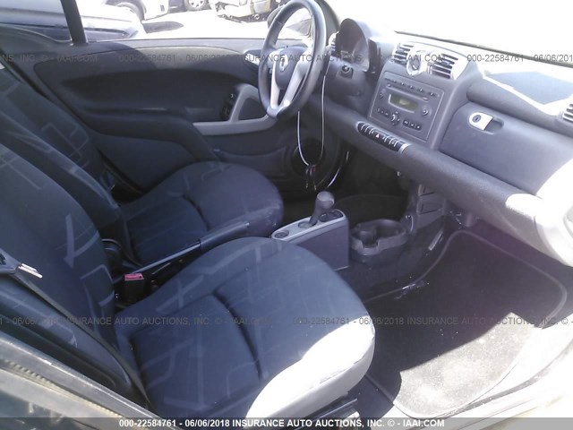 WMEEJ3BAXAK357820 - 2010 SMART FORTWO PURE/PASSION WHITE photo 5