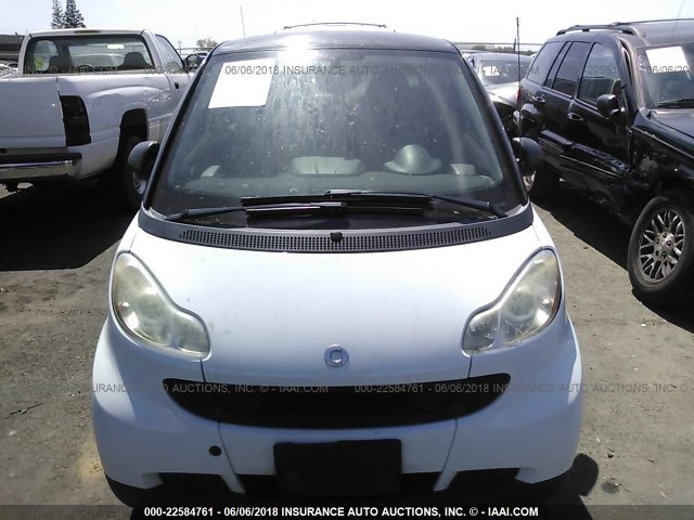 WMEEJ3BAXAK357820 - 2010 SMART FORTWO PURE/PASSION WHITE photo 6