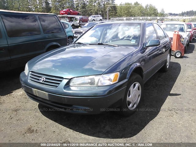 JT2BF22K0W0122120 - 1998 TOYOTA CAMRY CE/LE/XLE GREEN photo 2
