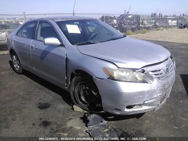 4T4BE46K38R024051 - 2008 TOYOTA CAMRY CE/LE/XLE/SE SILVER photo 1