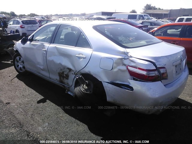 4T4BE46K38R024051 - 2008 TOYOTA CAMRY CE/LE/XLE/SE SILVER photo 3