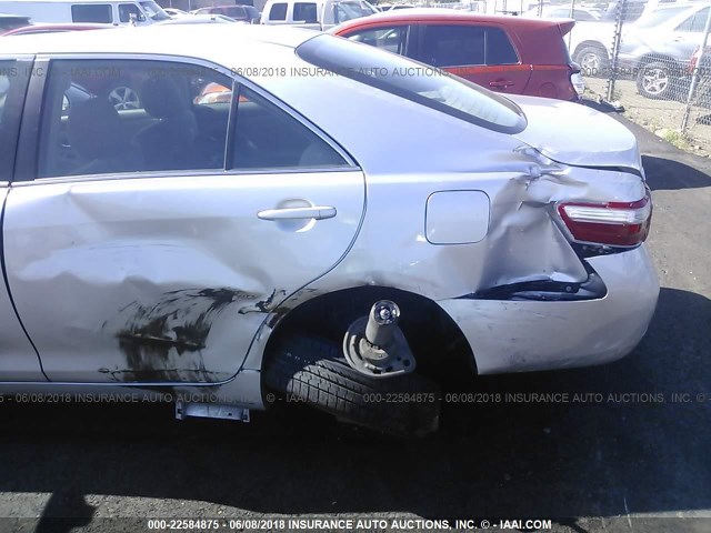 4T4BE46K38R024051 - 2008 TOYOTA CAMRY CE/LE/XLE/SE SILVER photo 6