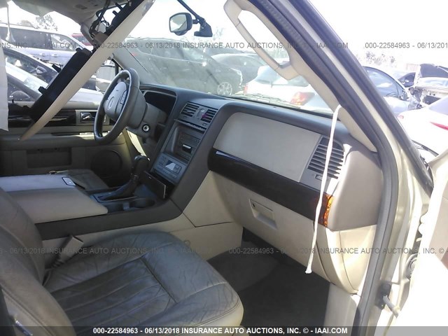 5LMFU27RX4LJ24045 - 2004 LINCOLN NAVIGATOR GOLD photo 5