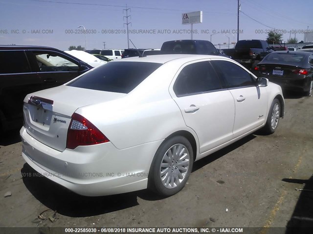 3FADP0L32AR211355 - 2010 FORD FUSION HYBRID WHITE photo 4