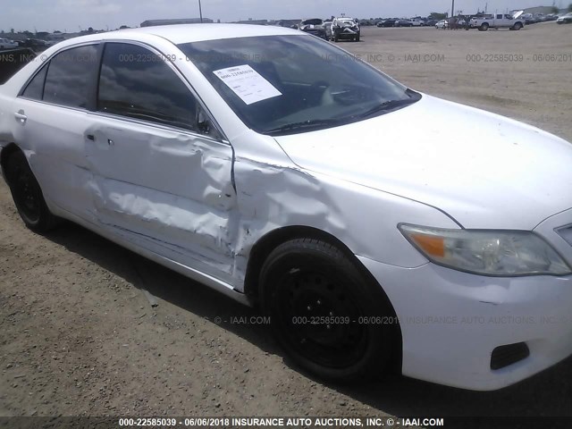 4T4BF3EK5BR134115 - 2011 TOYOTA CAMRY SE/LE/XLE WHITE photo 6