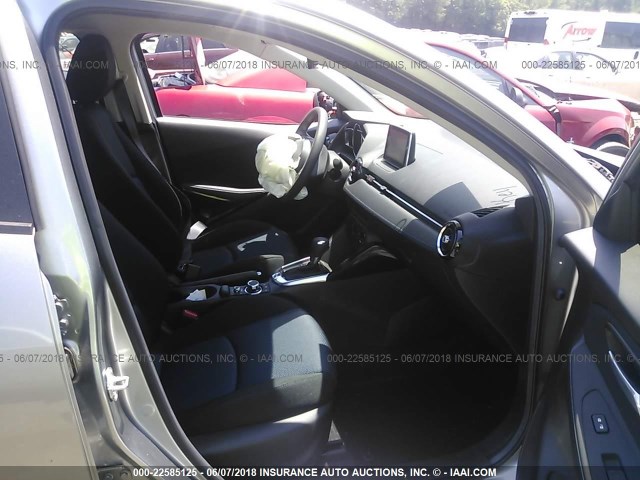 3MYDLBZV9GY131397 - 2016 TOYOTA SCION IA SILVER photo 5