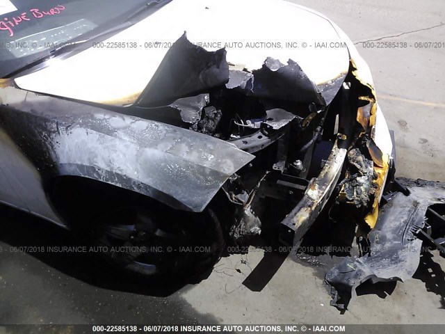 2B3KA43GX8H196690 - 2008 DODGE CHARGER WHITE photo 6