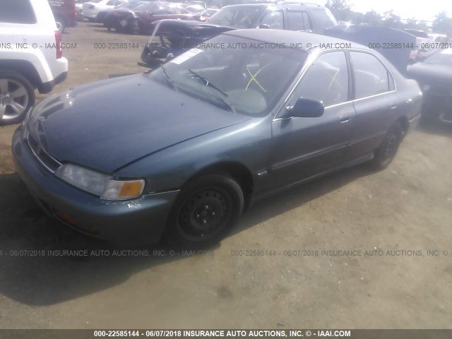 1HGCD563XTA186355 - 1996 HONDA ACCORD LX/EX GREEN photo 2