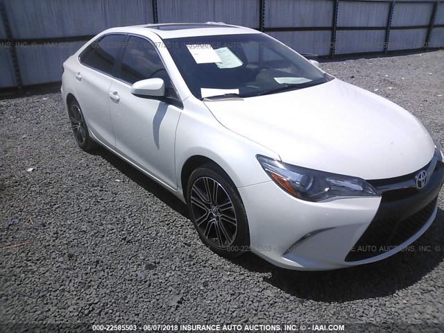 4T1BF1FK5GU152599 - 2016 TOYOTA CAMRY LE/XLE/SE/XSE WHITE photo 1