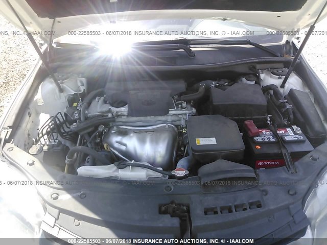 4T1BF1FK5GU152599 - 2016 TOYOTA CAMRY LE/XLE/SE/XSE WHITE photo 10
