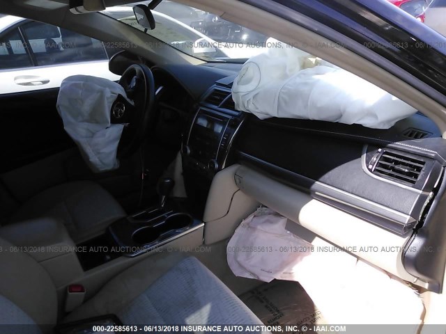 4T1BD1FK8CU061777 - 2012 TOYOTA CAMRY HYBRID/LE/XLE 黑色 照片 5