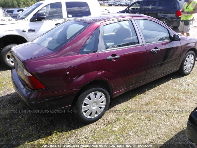 1FAFP34N37W196087 - 2007 FORD FOCUS ZX4/S/SE/SES MAROON photo 4