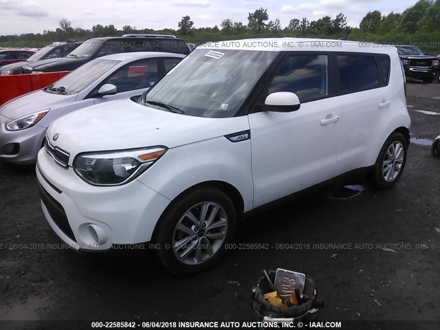 KNDJP3A54J7505625 - 2018 KIA SOUL + WHITE photo 2