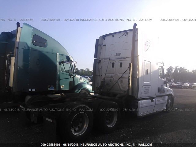 1FUJGLBG4CLBE5354 - 2012 FREIGHTLINER CASCADIA 125  WHITE photo 4