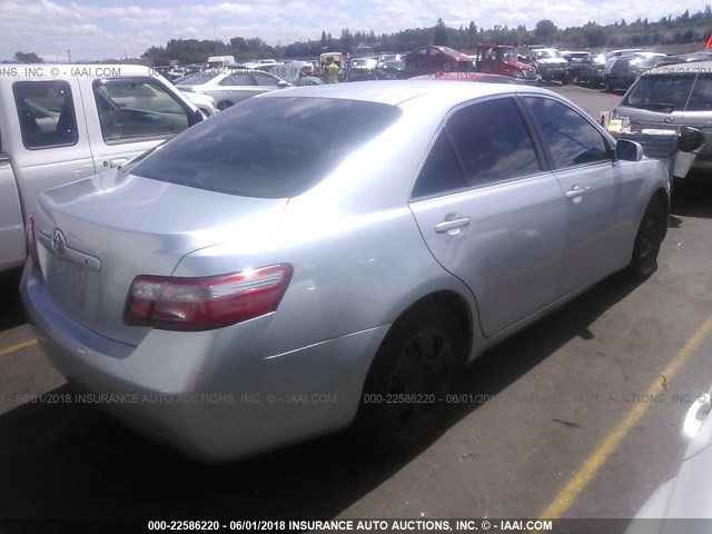 JTNBE46K673067880 - 2007 TOYOTA CAMRY NEW GENERAT CE/LE/XLE/SE SILVER photo 4