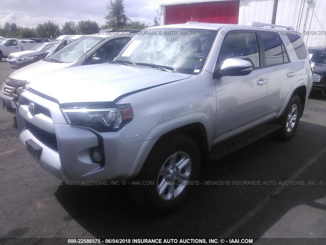 JTEBU5JR5H5450731 - 2017 TOYOTA 4RUNNER SR5 PREM/LTDL/TRAIL/TRD SILVER photo 2