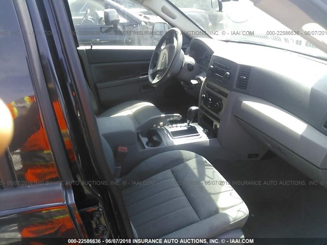 1J4GR48K55C597163 - 2005 JEEP GRAND CHEROKEE LAREDO/COLUMBIA/FREEDOM 黑色 照片 5