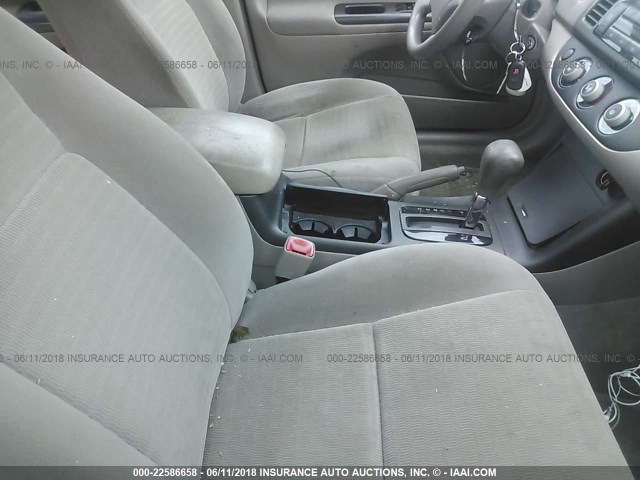 4T1BE32K95U035559 - 2005 TOYOTA CAMRY LE/XLE/SE ოქროსფერი ფოტო 5