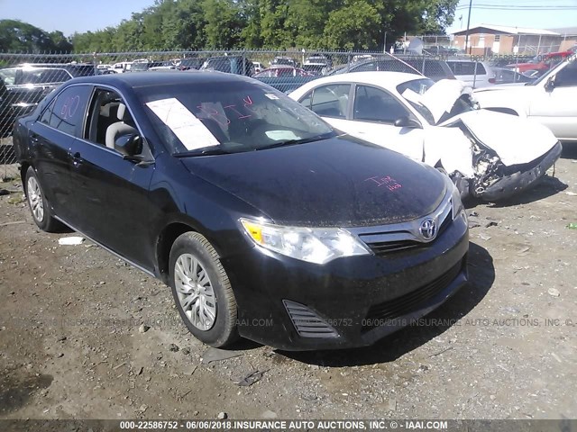 4T1BF1FK7DU260718 - 2013 TOYOTA CAMRY L/SE/LE/XLE 黑色 照片 1