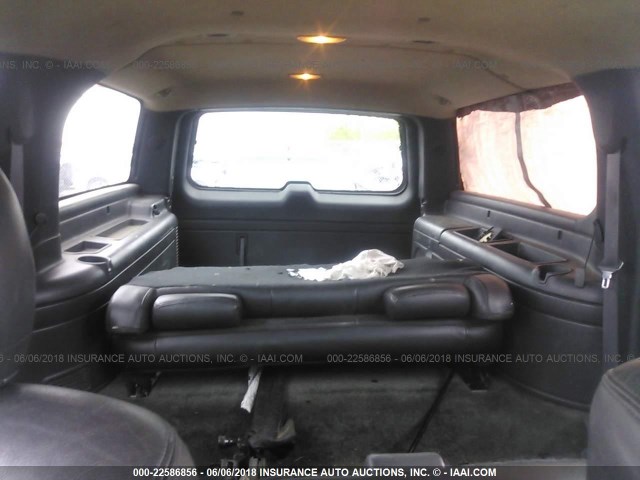 3GNFK16T5YG126087 - 2000 CHEVROLET SUBURBAN K1500 GRAY photo 8