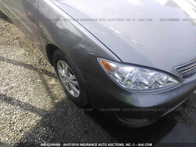4T1BF30K86U632316 - 2006 TOYOTA CAMRY LE/XLE/SE ნაცრისფერი ფოტო 6