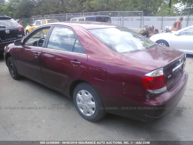 4T1BE32K25U076938 - 2005 TOYOTA CAMRY LE/XLE/SE წითელი ფოტო 3