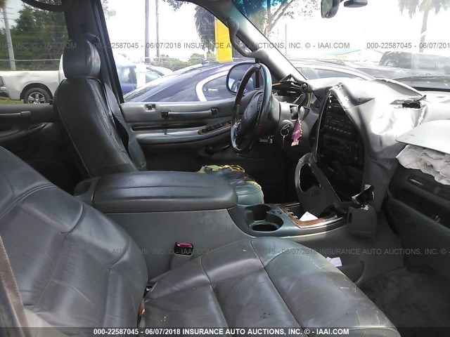 5LMEU27A9YLJ26638 - 2000 LINCOLN NAVIGATOR 白色 照片 5