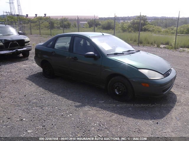 1FAFP34P8YW105530 - 2000 FORD FOCUS SE/SE COMFORT GREEN photo 1