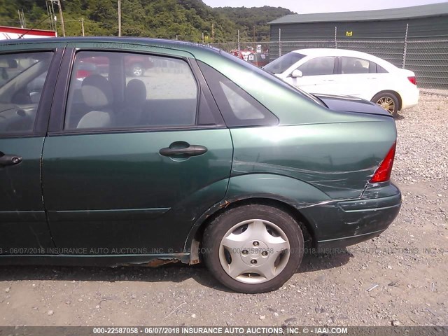 1FAFP34P8YW105530 - 2000 FORD FOCUS SE/SE COMFORT GREEN photo 6